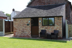Malthouse Farm Cottage Studio